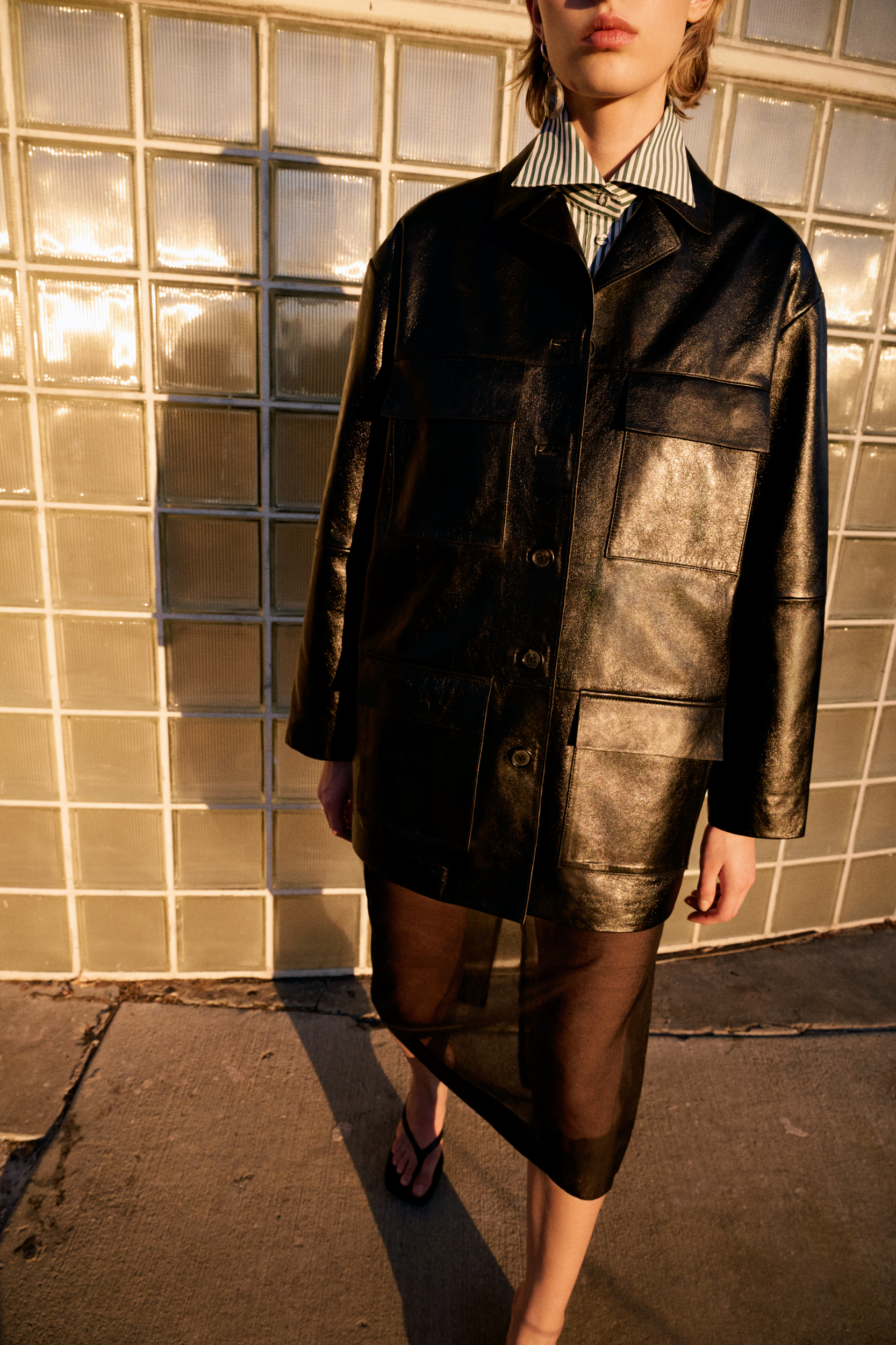 Mango Selection: A Nova Cole&ccedil;&atilde;o Premium Que Une Sofistica&ccedil;&atilde;o e Leveza casaco preto oversize