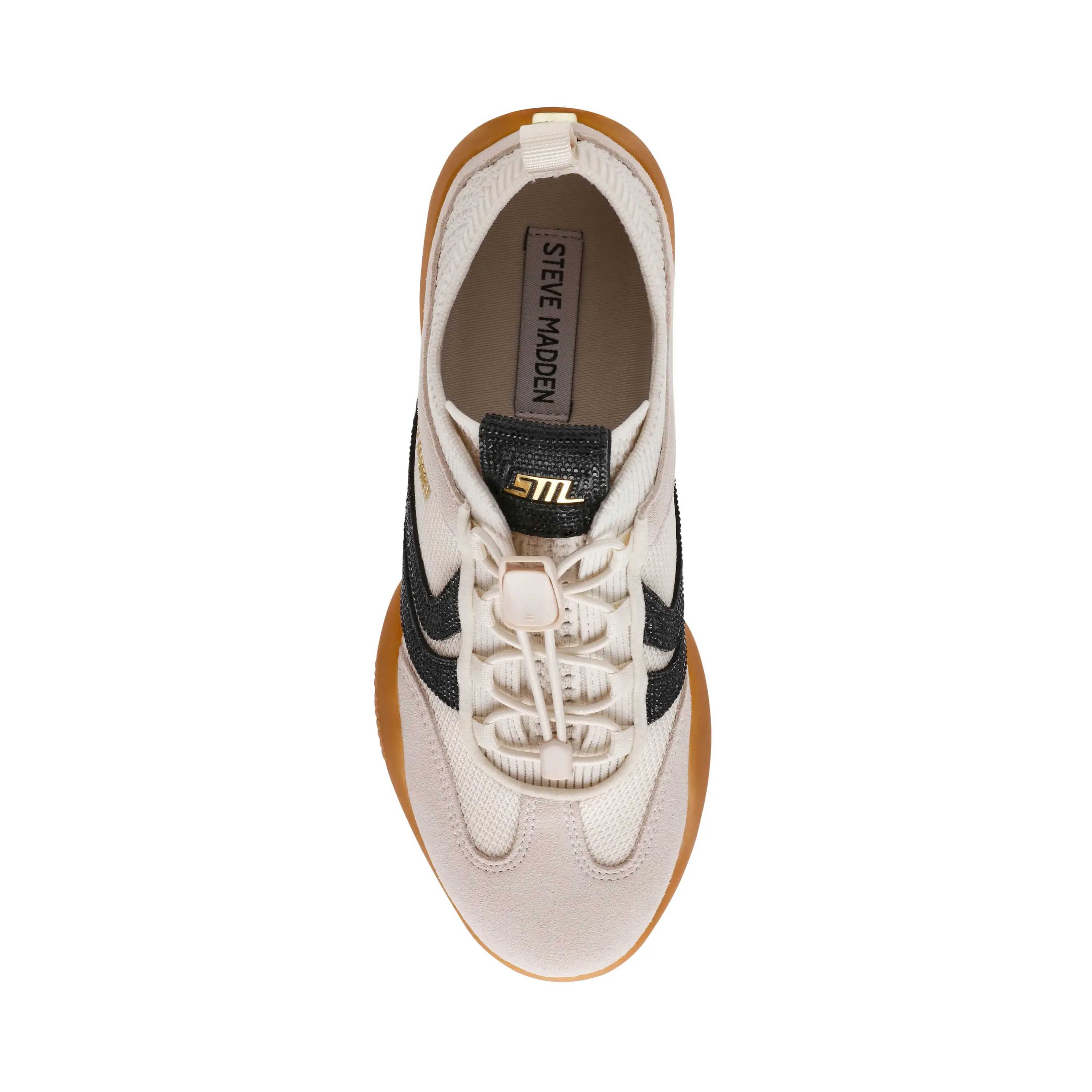 Sapatilhas Steve Madden com design moderno e inspiração desportiva. Combinam diferentes texturas, incluindo uma malha respirável e detalhes em contraste, criando um visual contemporâneo e dinâmico. A sola em borracha proporciona conforto e aderência ao solo, enquanto que o sistema de ajuste prático garante segurança. Um modelo versátil, ideal para looks urbanos e casuais, perfeito para o dia a dia com um toque fashion.