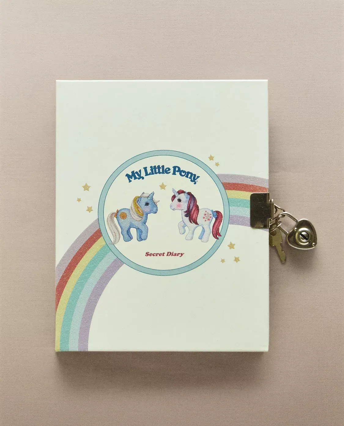 Di&aacute;rio com cadeado e caixa de autocolantes My Little Pony, detalhe de papelaria criativa Zara Home