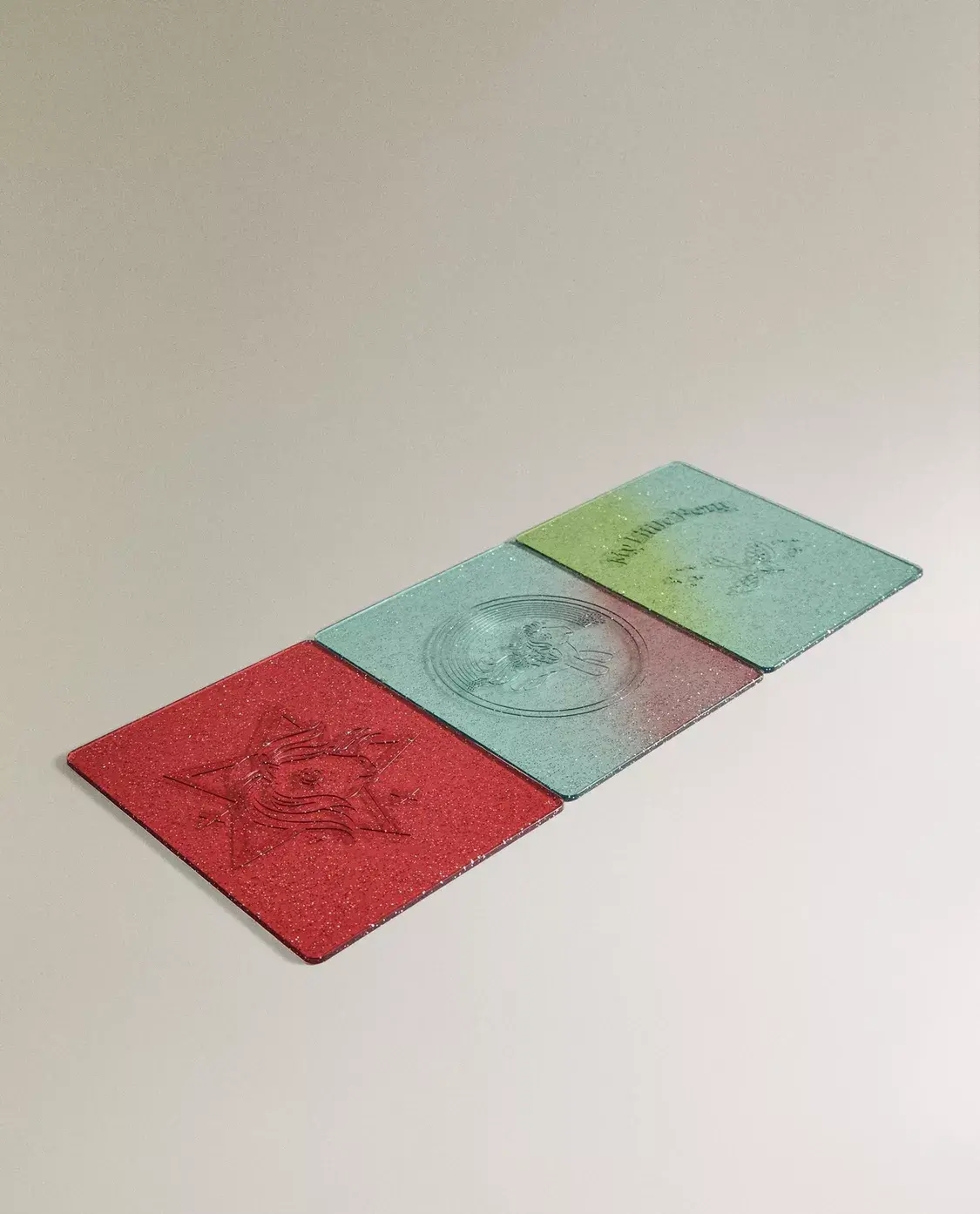 Di&aacute;rio com cadeado e caixa de autocolantes My Little Pony, detalhe de papelaria criativa Zara Home.